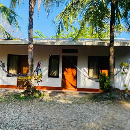 Don Jon'S Surf And Yoga Lodge-3